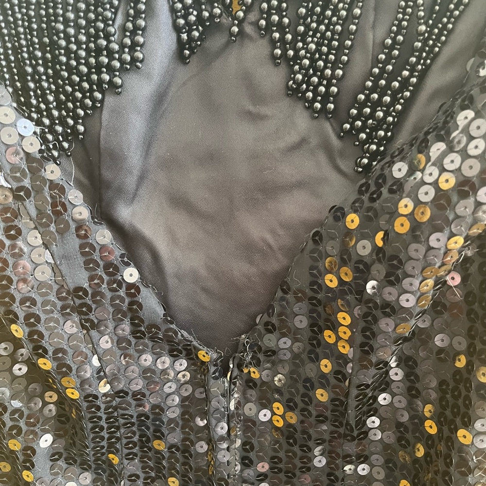 Vintage black and green sequined gown size 8 with keyhole back. - Picture 8 of 13